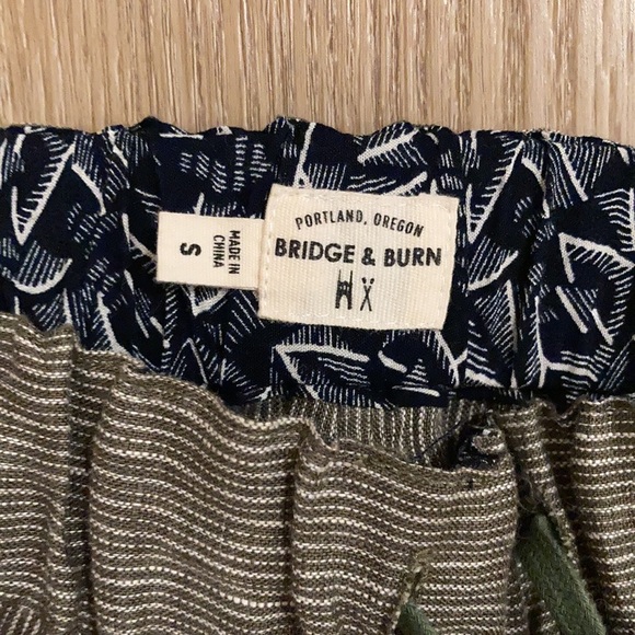 Bridge and Burn clam digger linen pants - Picture 3 of 6